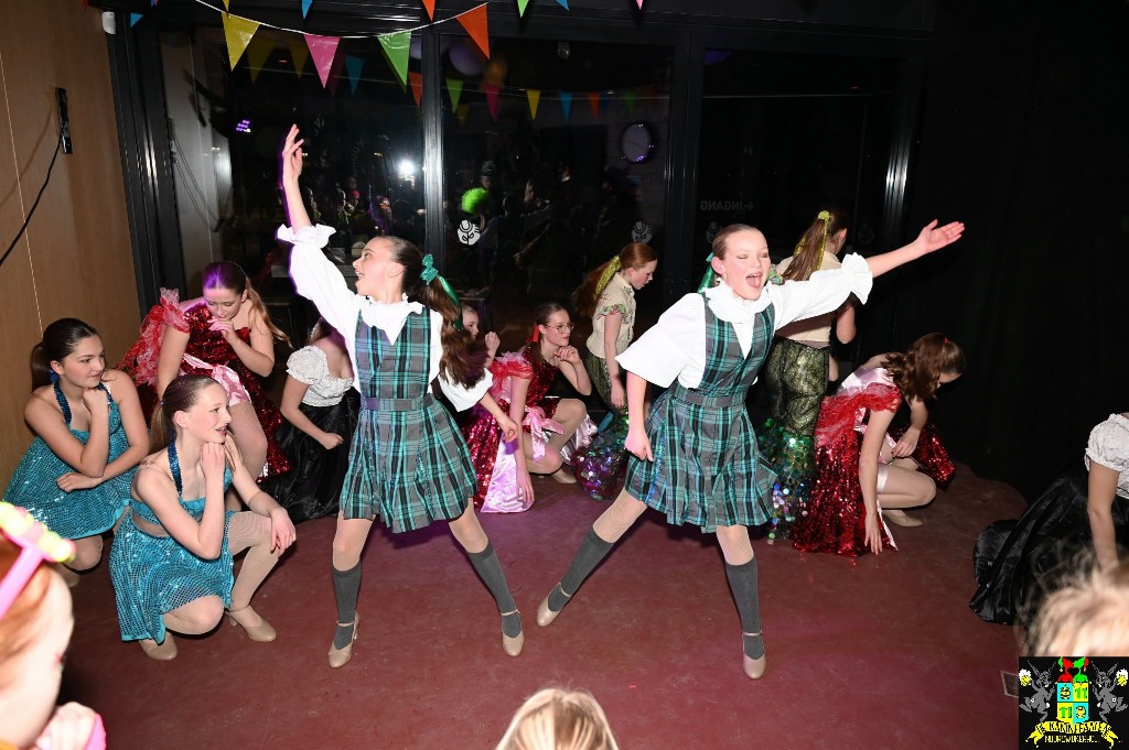 ../Images/Jeugddisco Glow in the Dark 071.jpg